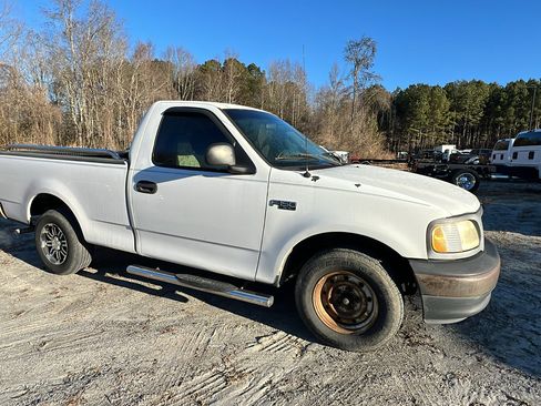 Used 2001 Ford F150 2WD Regular Cab image 5