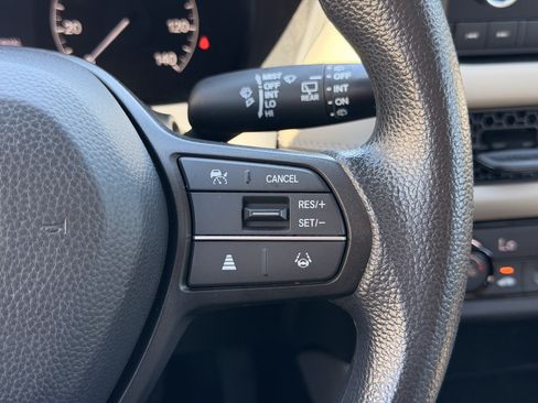 Used 2023 Honda HR-V LX image 30