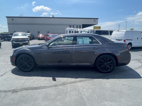 Used 2015 Chrysler 300 Limited AWD/4WD image 5