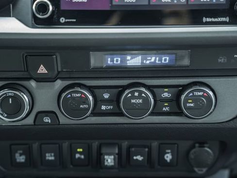 Used 2022 Toyota Tacoma TRD Sport w/ Technology Package AWD/4WD image 25
