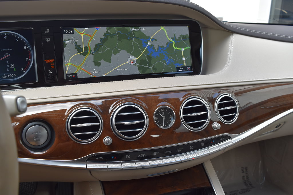 Used 2017 Mercedes-Benz S 550 Sedan w/ Premium Package image 16