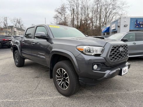Used 2021 Toyota Tacoma TRD Sport w/ Technology Package image 1