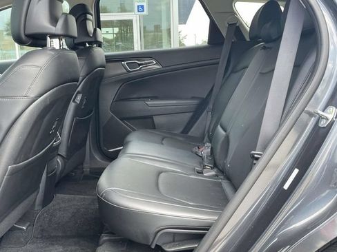 Used 2024 Kia Sportage EX FWD image 9
