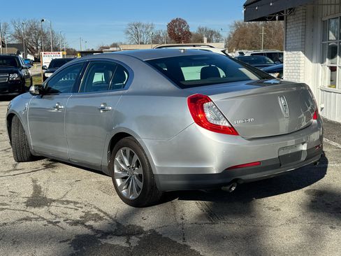 Used 2013 Lincoln MKS image 3