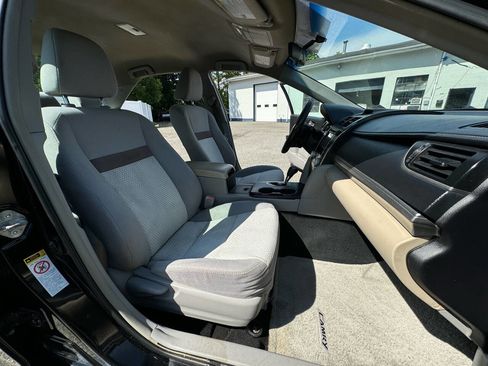 Used 2012 Toyota Camry LE image 34
