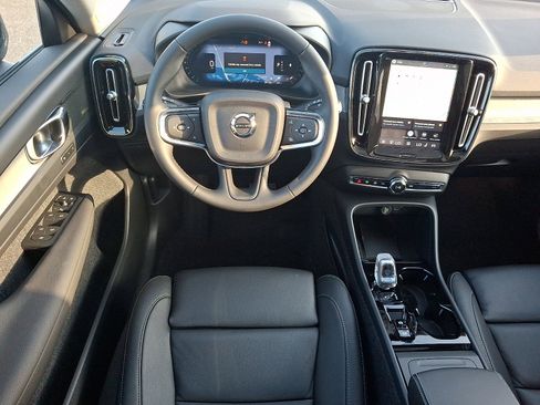New 2026 Volvo XC40 B5 Plus w/ Climate Package AWD/4WD image 8