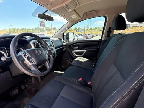 Used 2018 Nissan Titan SV AWD/4WD image 10