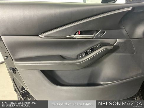 Used 2025 MAZDA CX-30 AWD 2.5 S w/ Preferred Package image 17