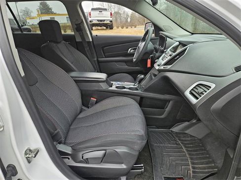 Used 2017 GMC Terrain SLE image 16