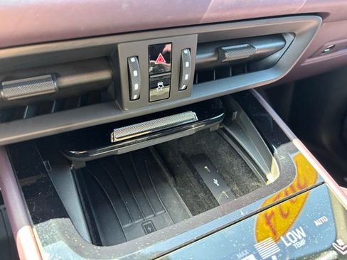 Used 2024 Porsche Cayenne S image 32