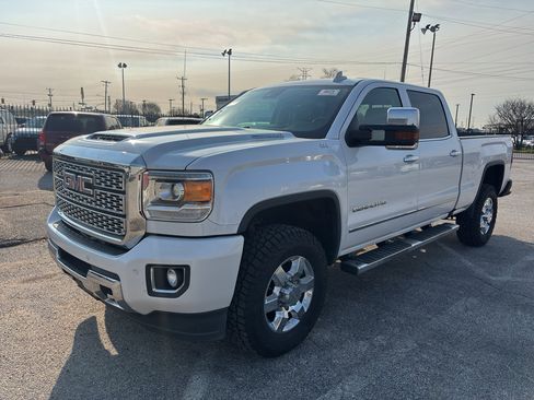 Used 2019 GMC Sierra 3500 Denali w/ Duramax Plus Package image 1