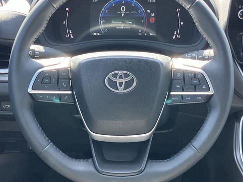 Used 2024 Toyota Grand Highlander XLE image 19