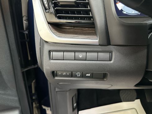 Certified 2025 Nissan Rogue Platinum image 23