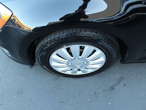 Used 2015 Volkswagen Golf Launch Edition image 11