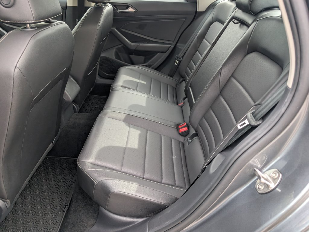 Used 2024 Volkswagen Jetta SE FWD image 8