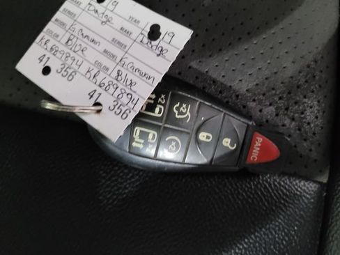 Used 2019 Dodge Grand Caravan SXT w/ Rear Park Assist Package image 9