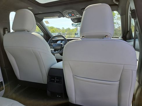 New 2026 Jeep Cherokee Limited image 18