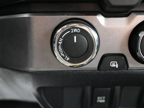 Used 2019 Toyota Tacoma SR5 AWD/4WD image 19