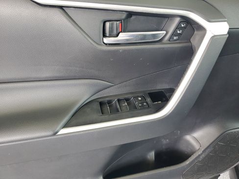 Used 2021 Toyota RAV4 XLE Premium FWD image 14