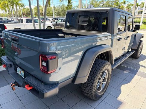 Used 2024 Jeep Gladiator Mojave AWD/4WD image 6