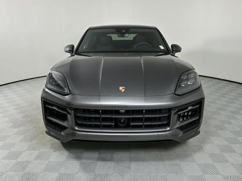 Certified 2025 Porsche Cayenne Coupe image 36