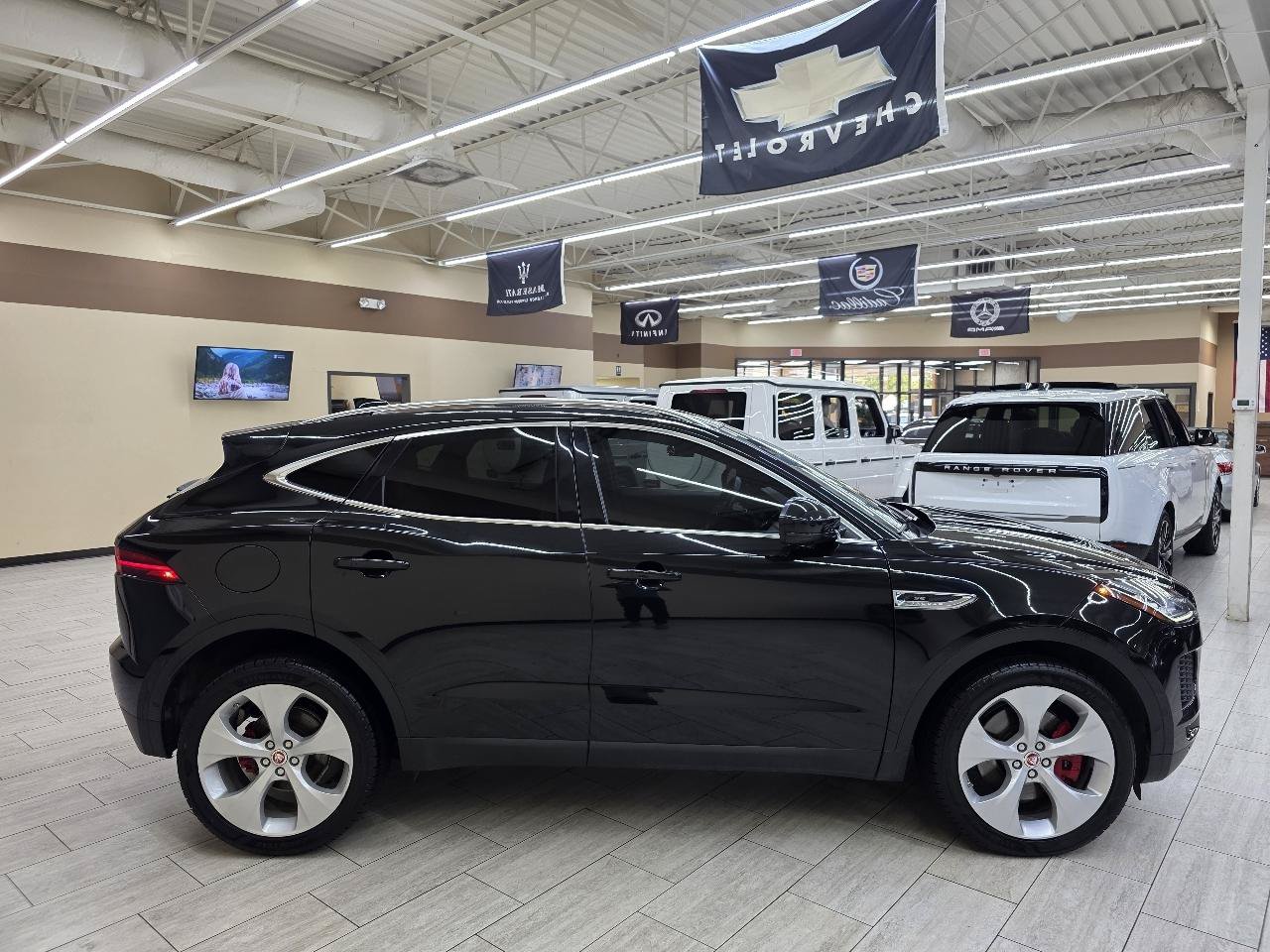 Used 2018 Jaguar E-PACE SE AWD/4WD image 5