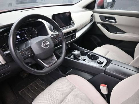 Used 2025 Nissan Rogue SV AWD/4WD image 21