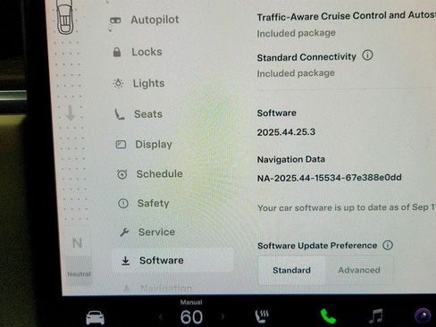 Used 2022 Tesla Model X AWD/4WD image 17