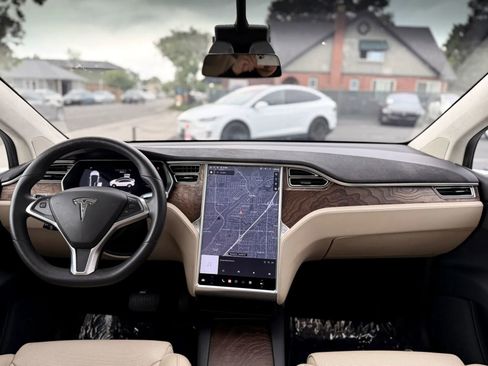 Used 2016 Tesla Model X 90D image 10