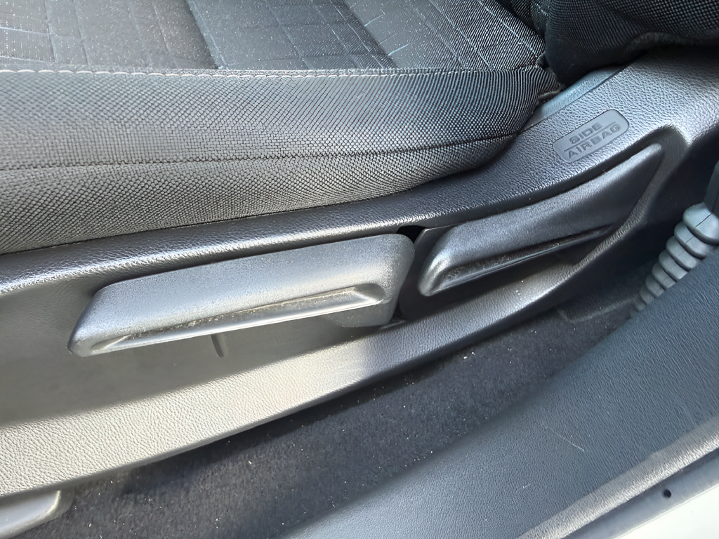 Used 2024 Honda HR-V LX image 10