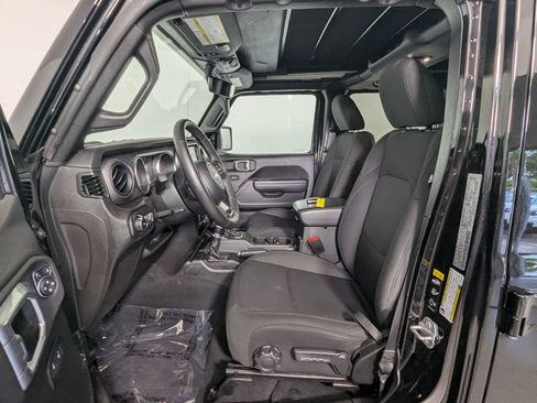 Used 2022 Jeep Wrangler Unlimited Sport w/ Sun And Sound Package AWD/4WD image 12