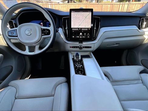 Used 2026 Volvo XC60 B5 Ultra w/ Climate Package image 18