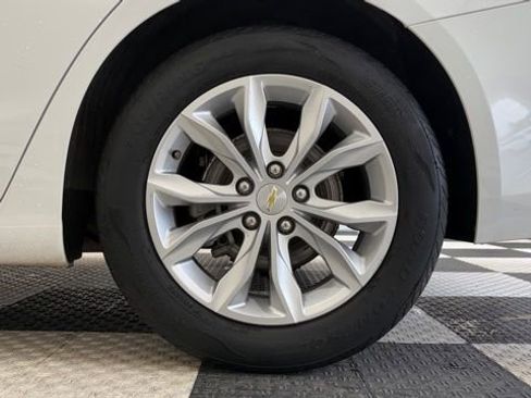 Used 2021 Chevrolet Malibu LT image 10