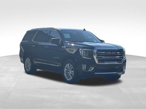 Used 2023 GMC Yukon SLT w/ SLT Luxury Package AWD/4WD image 9