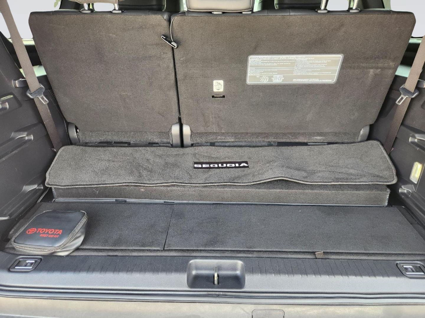 Used 2024 Toyota Sequoia Platinum AWD/4WD image 33
