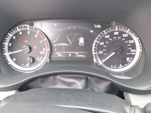 Used 2024 Toyota Highlander LE image 13