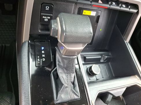 Used 2022 Toyota Tundra Limited AWD/4WD image 18