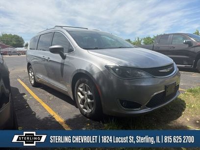 Used 2018 Chrysler Pacifica Touring-L w/ Tire & Wheel Group