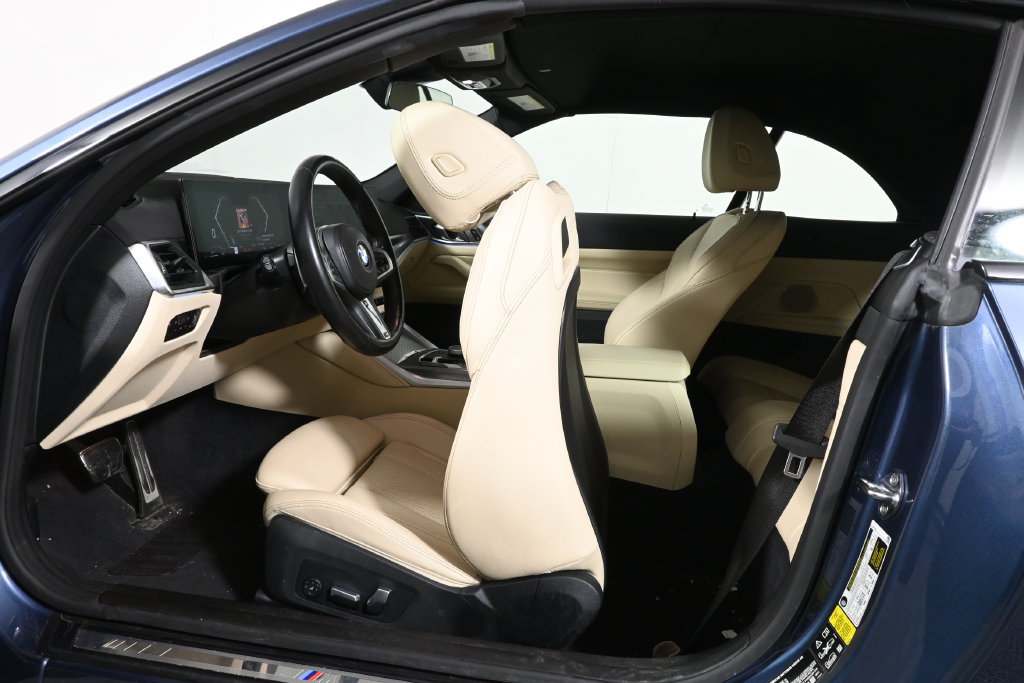 Used 2024 BMW 430i xDrive Convertible w/ M Sport Package AWD/4WD image 6