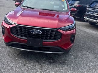 Used 2026 Ford Escape SE w/ PHEV Premium Package FWD video 2
