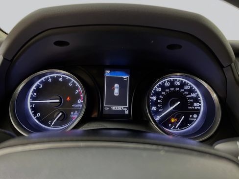 Used 2020 Toyota Camry LE image 22