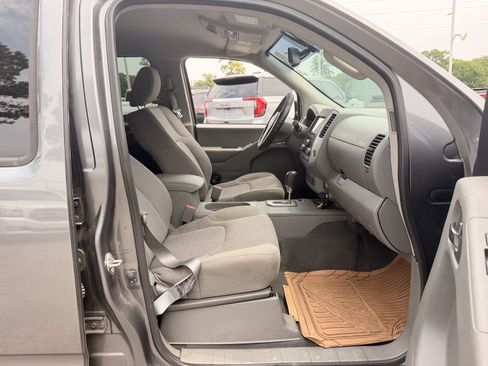 Used 2020 Nissan Frontier SV w/ Midnight Edition Floor Mats RWD image 33