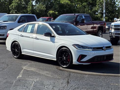 Used 2025 Volkswagen Jetta GLI Autobahn FWD image 19