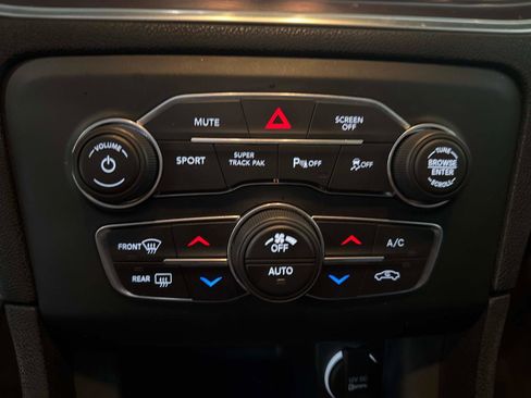 Used 2018 Dodge Charger R/T Scat Pack image 14