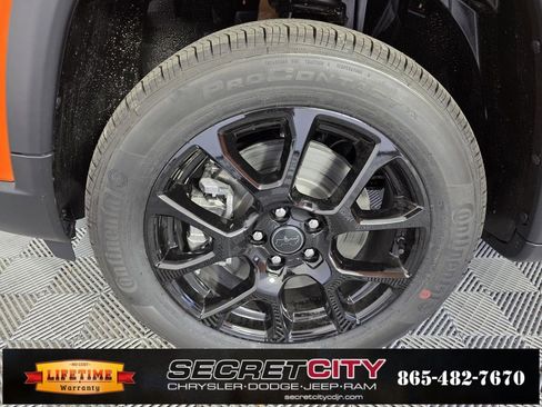 New 2026 Jeep Compass Latitude image 9