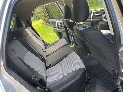 Used 2015 Toyota 4Runner SR5 AWD/4WD image 6