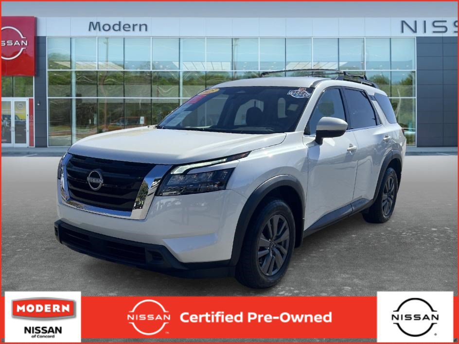 Certified 2024 Nissan Pathfinder SV FWD image 1