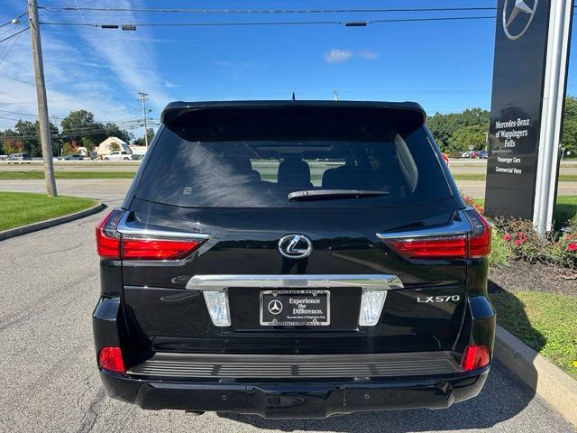 Used 2017 Lexus LX 570 4WD w/ Luxury Package image 4
