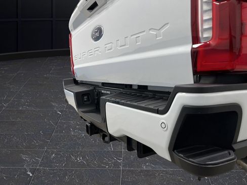 Used 2024 Ford F250 Lariat w/ Lariat Ultimate Package image 40