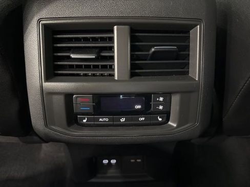 Used 2022 Volkswagen Atlas SEL Premium image 29